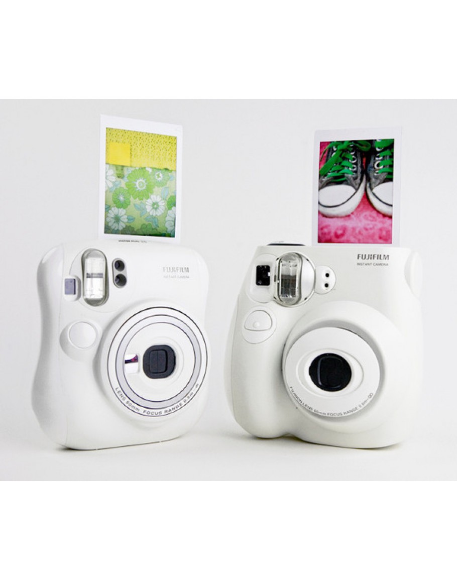 Лучший инстакс. Фотоаппарат полароид Fujifilm Instax Mini. Fujifilm Instax Mini 10. Fujifilm Instax Mini картриджи. Картридж Fujifilm Instax Mini 50 снимков.